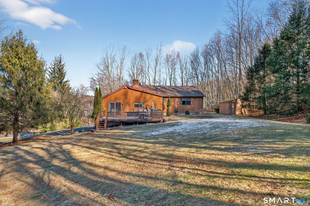 Photo of 28 Oakcrest Road, Oxford, CT 06478 (MLS # 24149982)