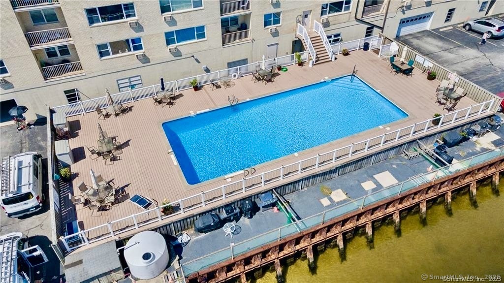 292 Pequot Avenue E2