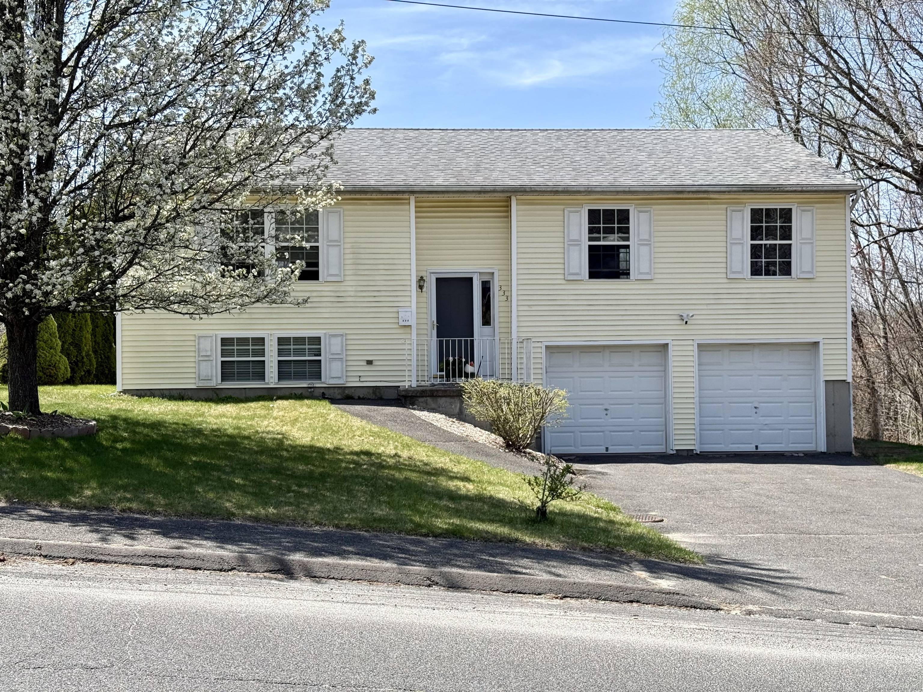 Property for Sale at Capitol Avenue, Waterbury, Connecticut - Bedrooms: 3 
Bathrooms: 3 
Rooms: 5  - $379,000