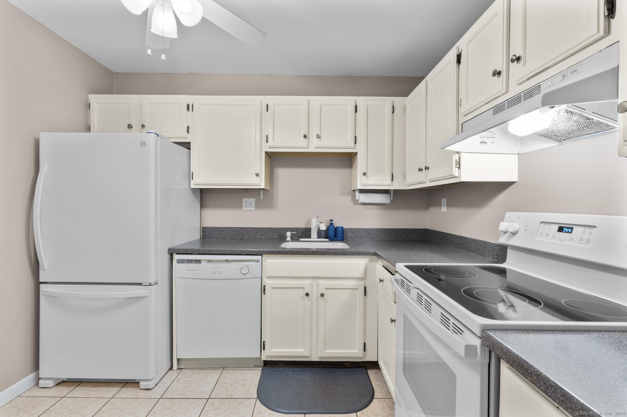 2306 Cromwell Hills Drive #2306, Cromwell, Connecticut image 9