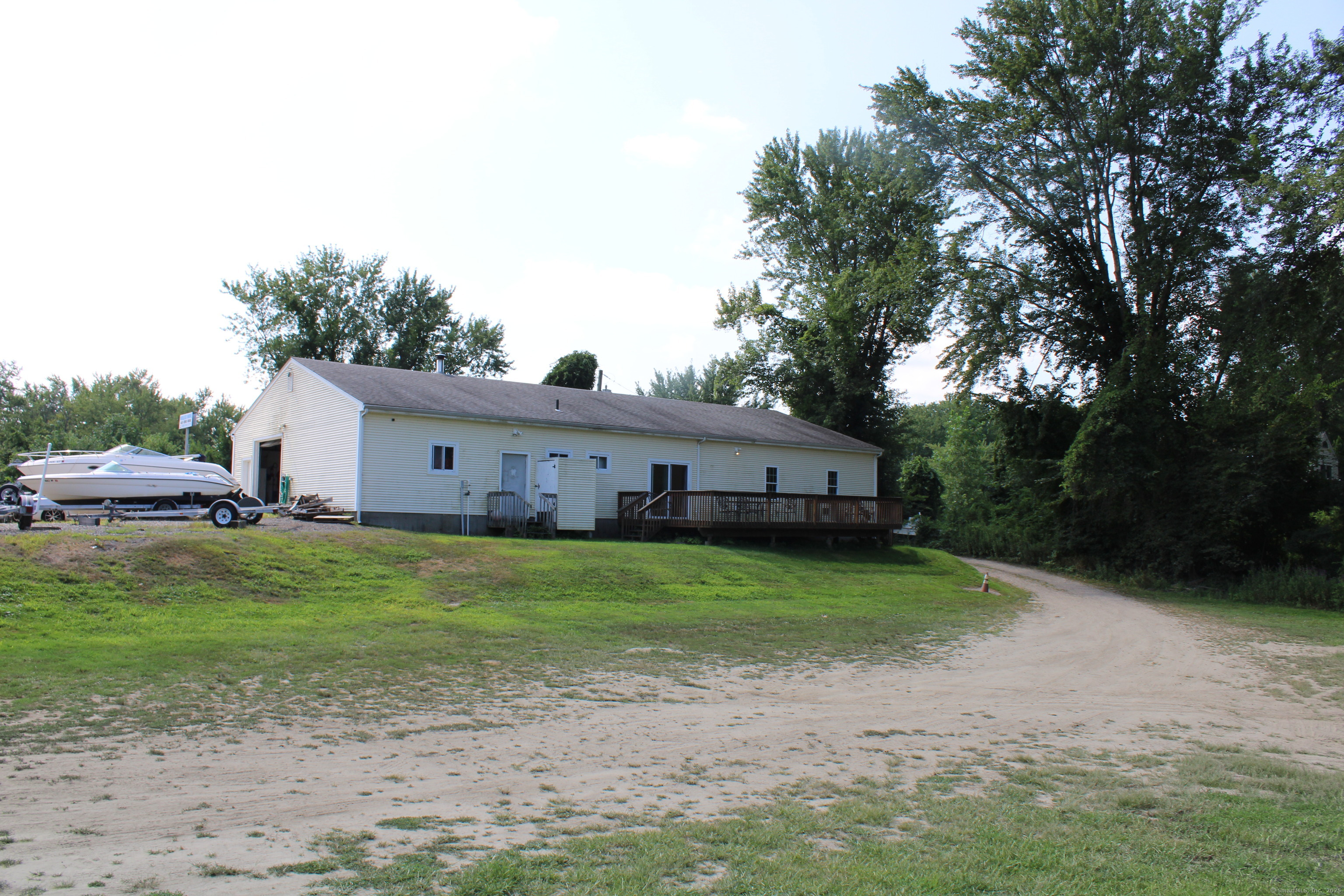 Portland, Connecticut 06480, United States, ,2 BathroomsBathrooms,Commercial,Active,190599