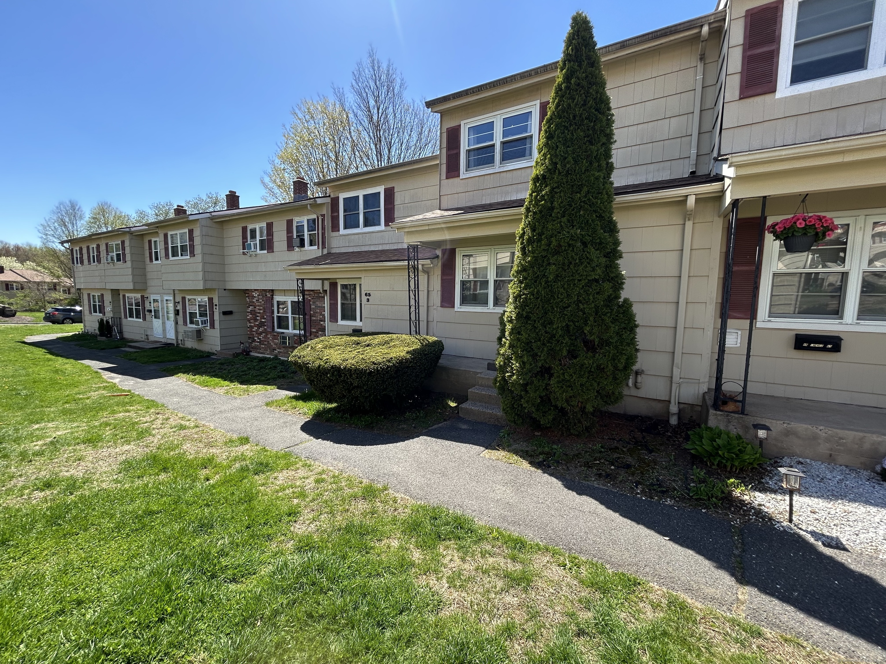 65 Round Tree Drive #2, Naugatuck, Connecticut image 2