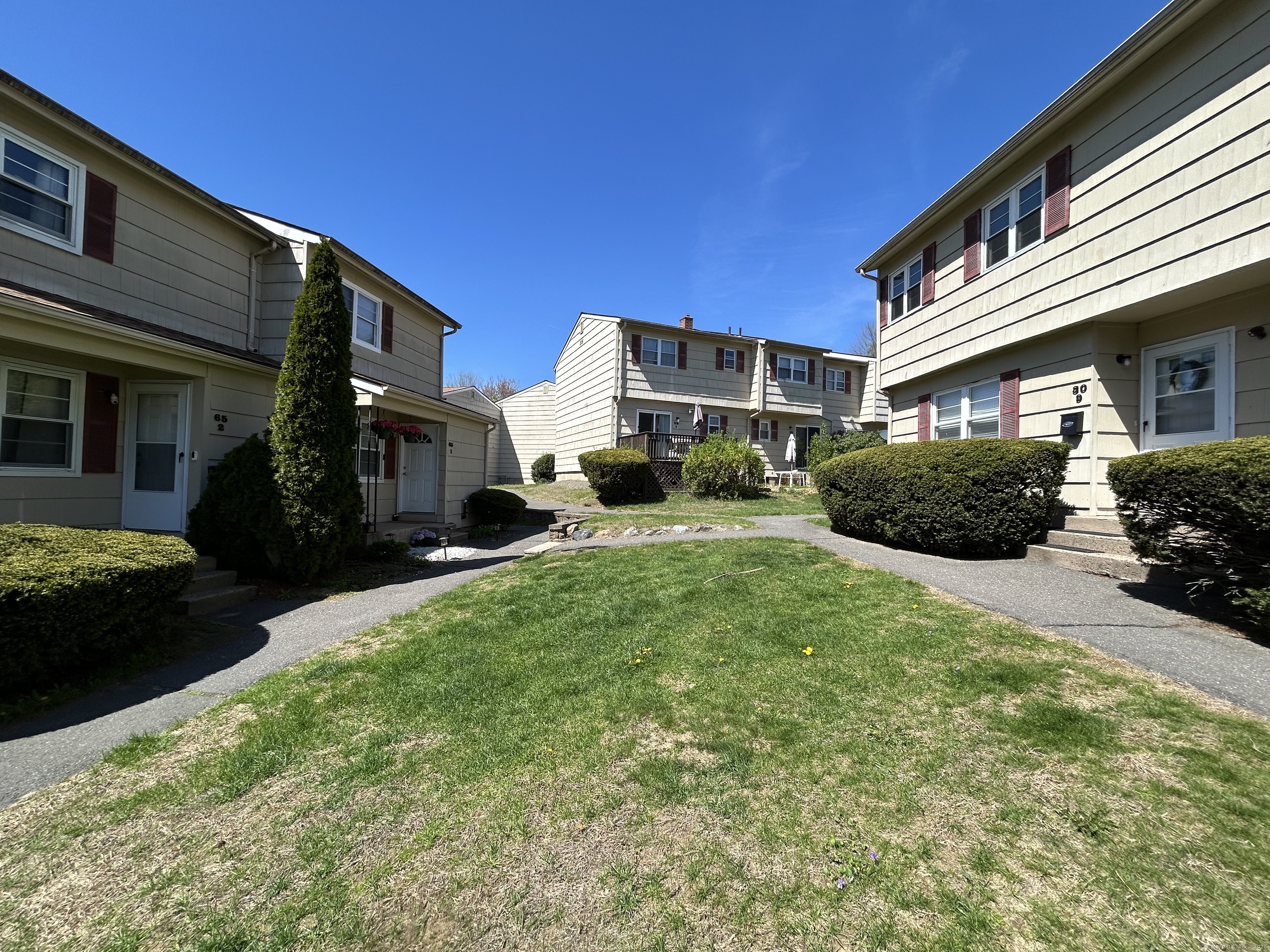 65 Round Tree Drive #2, Naugatuck, Connecticut image 3