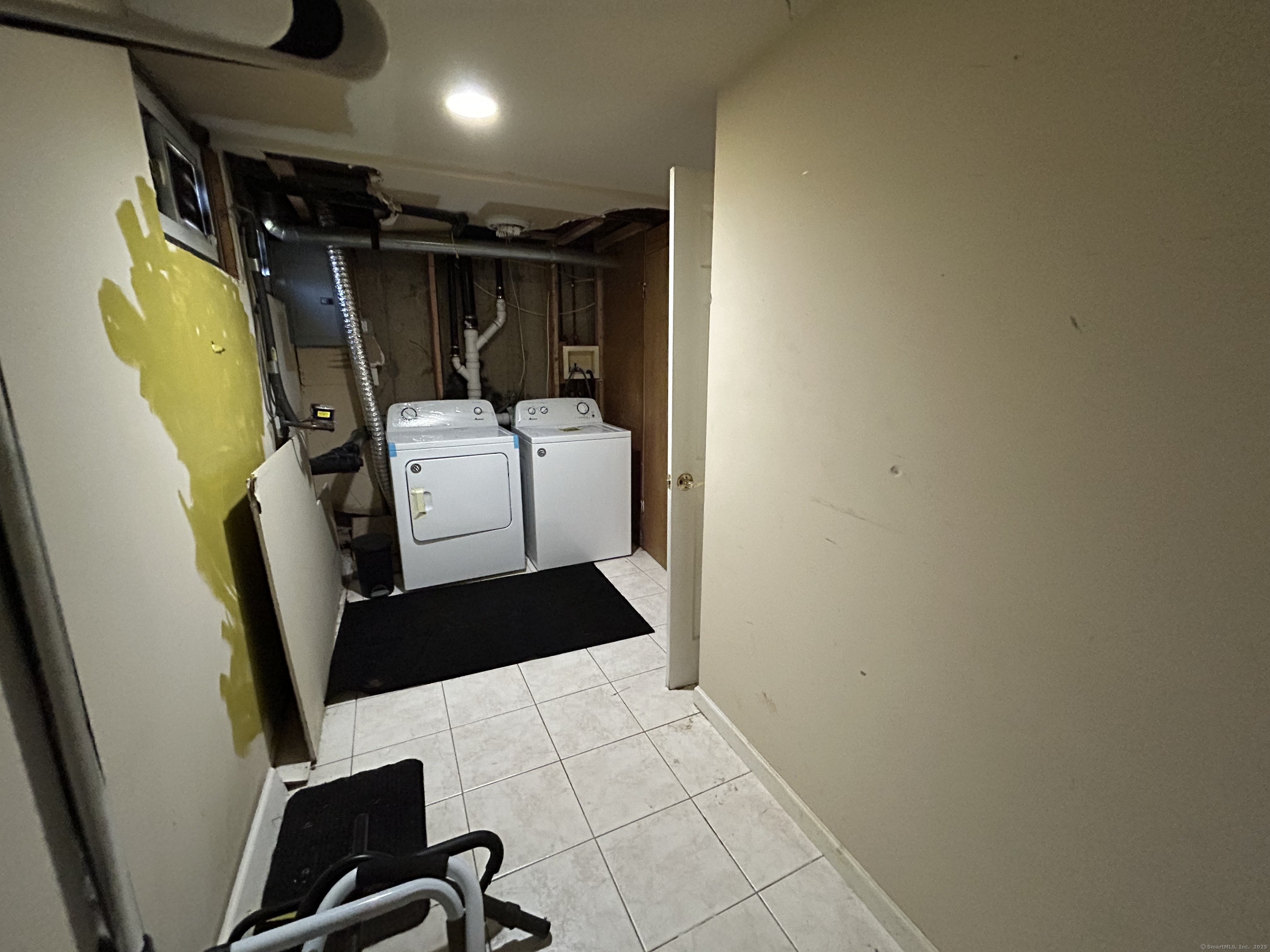 65 Round Tree Drive #2, Naugatuck, Connecticut image 15