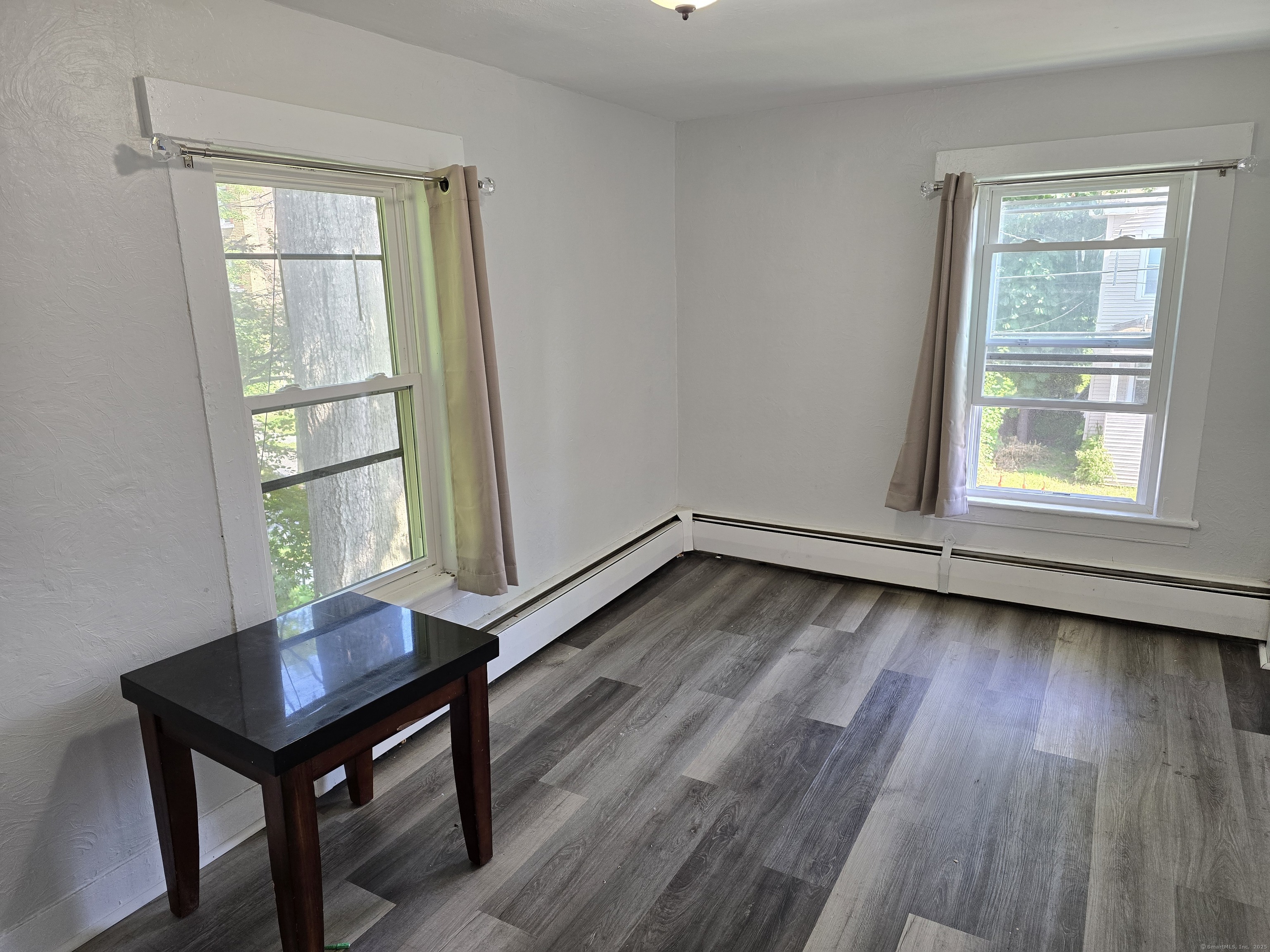 Hartford, Connecticut 06106, United States, 4 Bedrooms Bedrooms, ,2 BathroomsBathrooms,Residential,Pending,184511