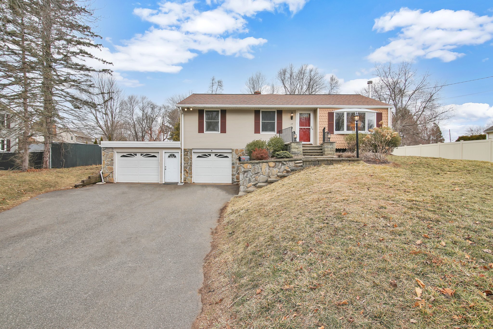 Property for Sale at Dogwood Lane, South Windsor, Connecticut - Bedrooms: 3 
Bathrooms: 2 
Rooms: 6  - $339,900