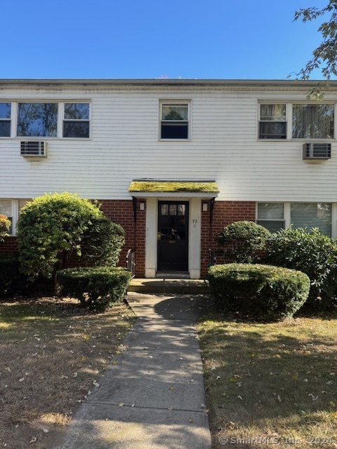 Cherry Hill Drive 2A, Bridgeport, Connecticut - 2 Bedrooms  
1 Bathrooms  
4 Rooms - 