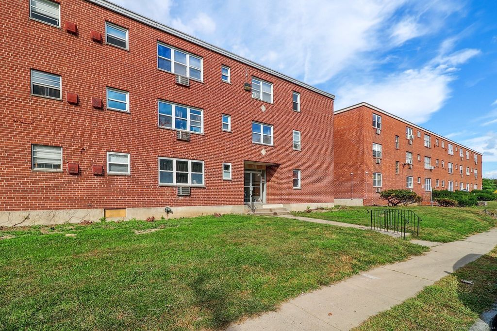 Photo of 24 Merrill Street #APT C1, Hartford, CT 06106 (MLS # 24141659)