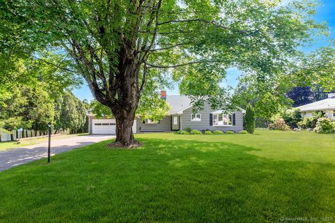 Photo of 32 Redwood Drive, Bethel, CT 06801 (MLS # 24156282)