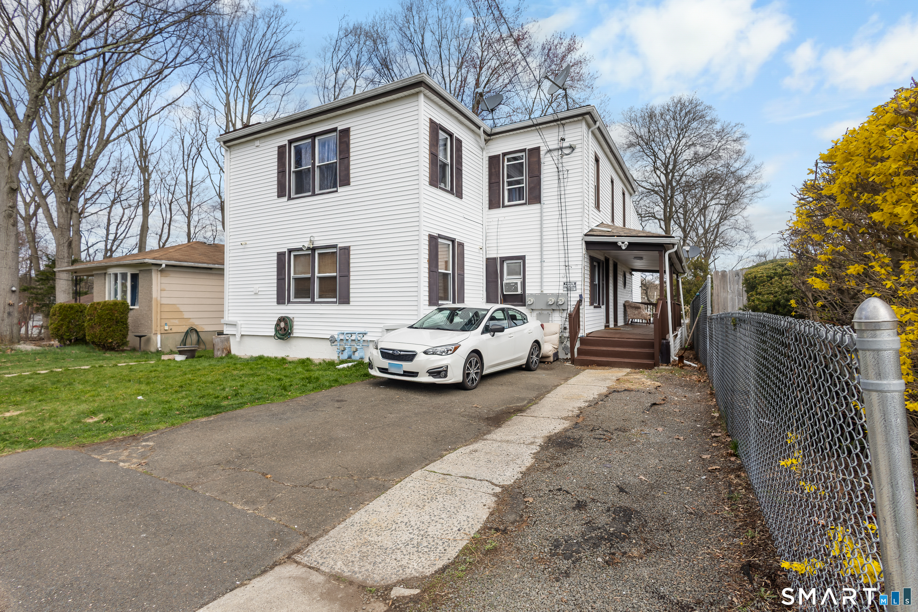 61 Hillside Street