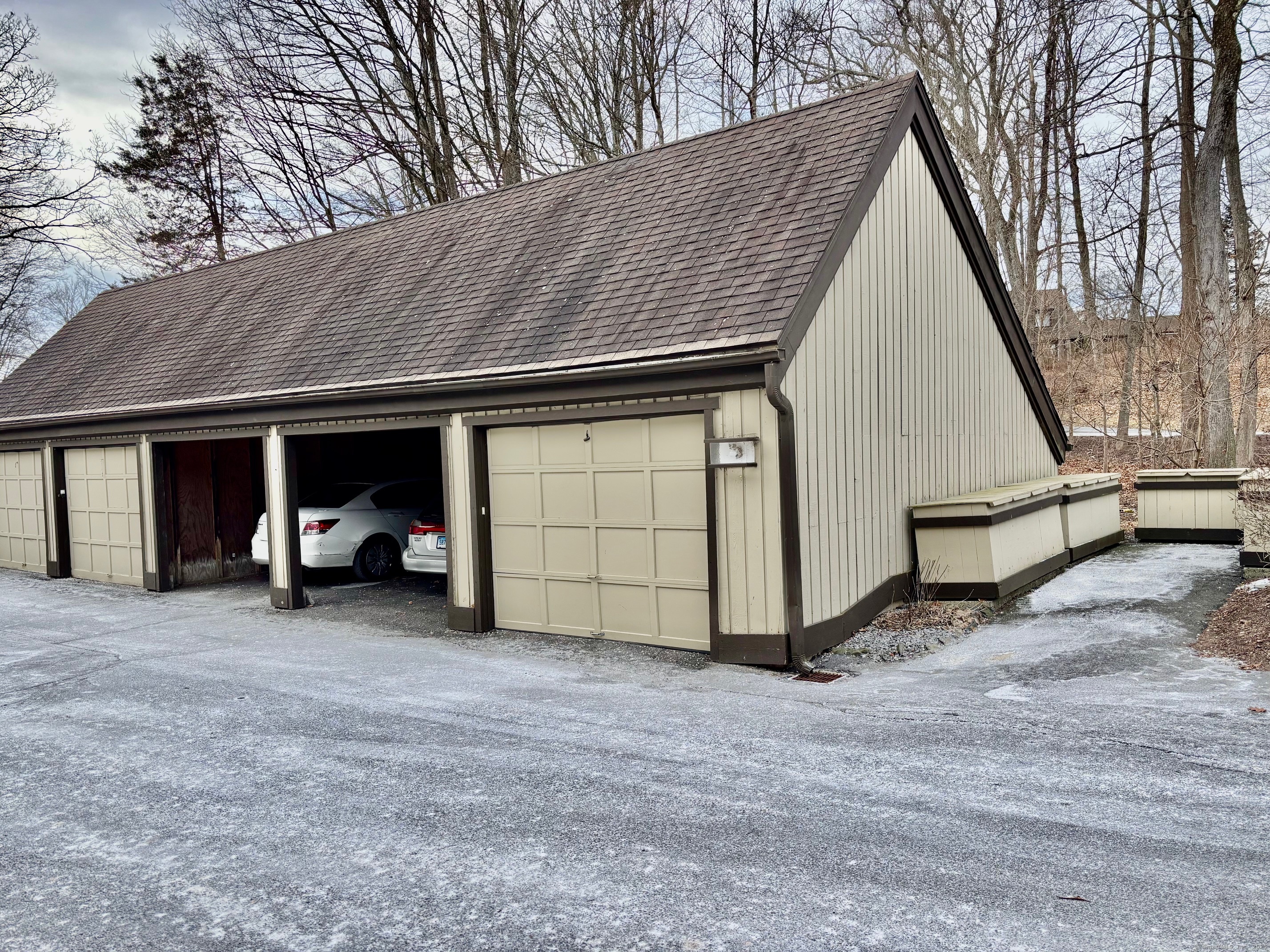 562 Poverty Road #E, Southbury, Connecticut image 25