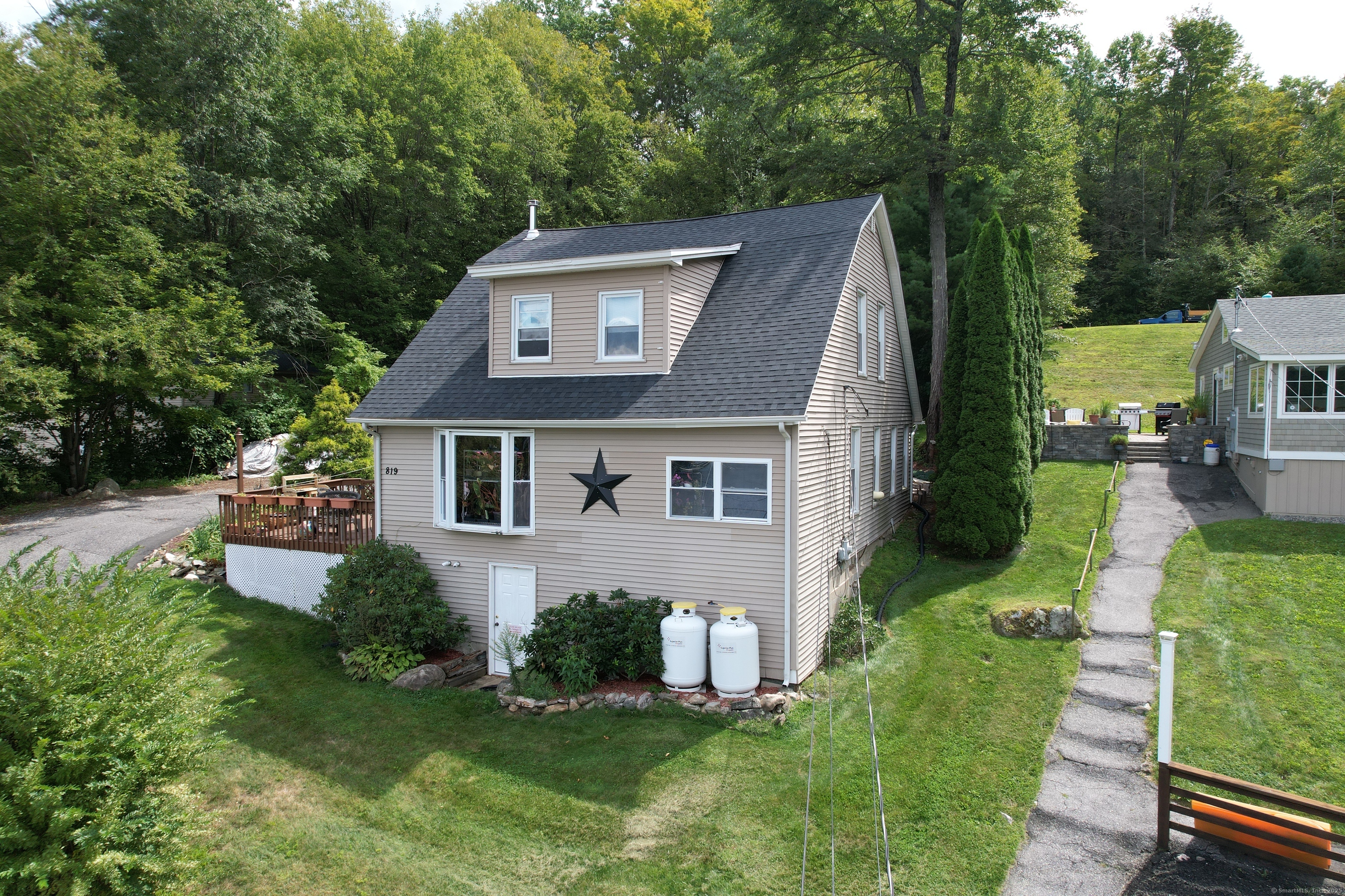 819 East Wakefield Boulevard