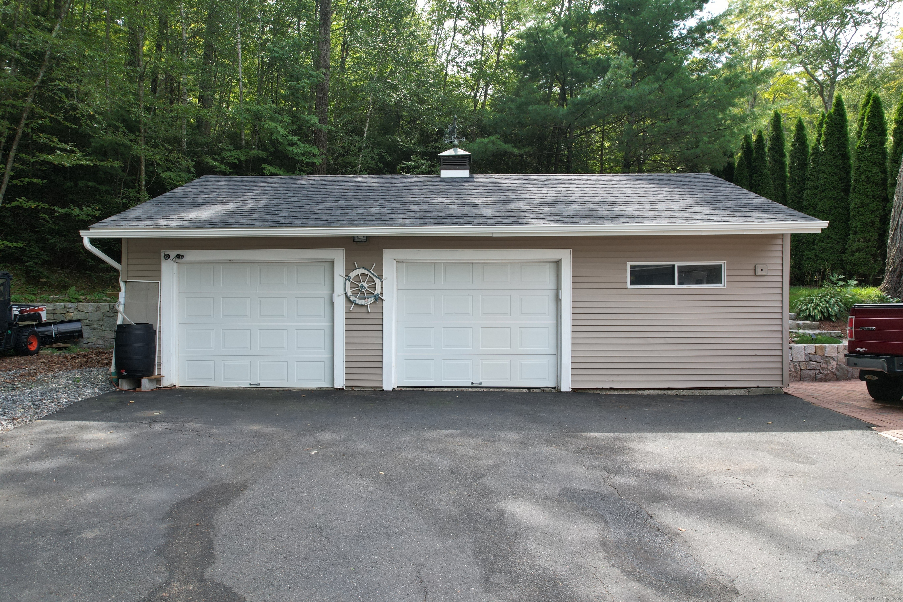 819 East Wakefield Boulevard