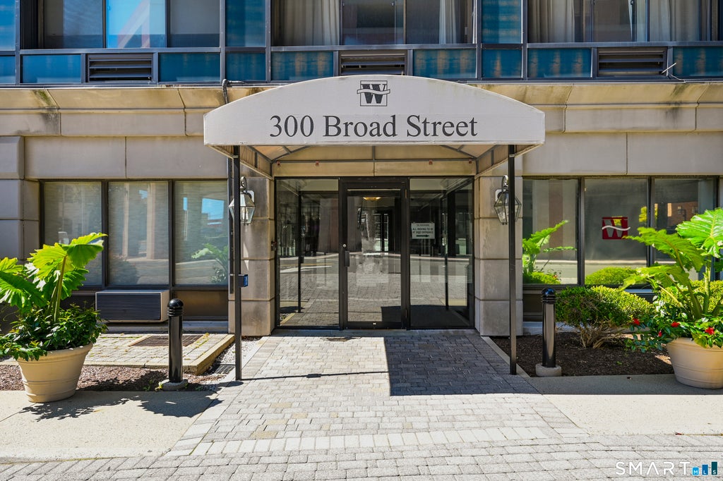 Photo of 300 Broad Street #502, Stamford, CT 06902 (MLS # 24203709)
