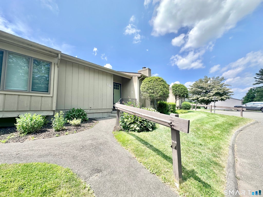 Photo of 33 Pilgrim Harbor #B, Wallingford, CT 06492 (MLS # 24182890)