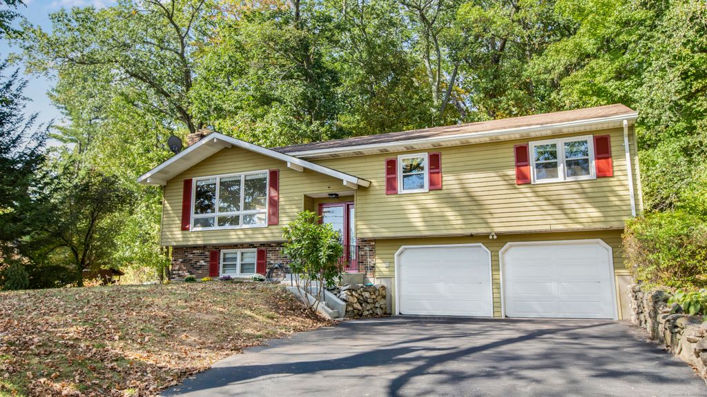 Photo of 739 Field Street, Naugatuck, CT 06770 (MLS # 24132797)