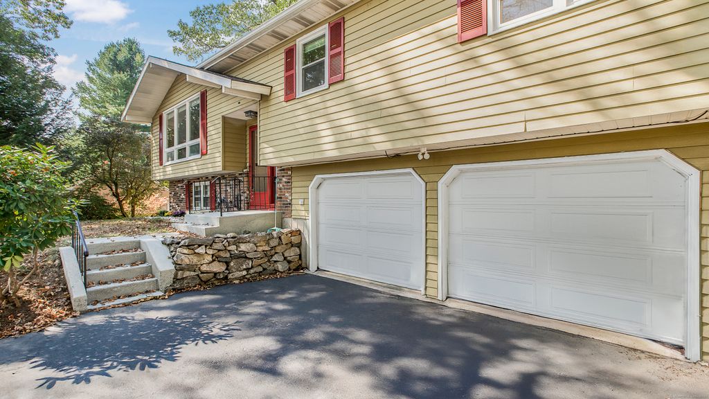 Photo of 739 Field Street, Naugatuck, CT 06770 (MLS # 24132797)