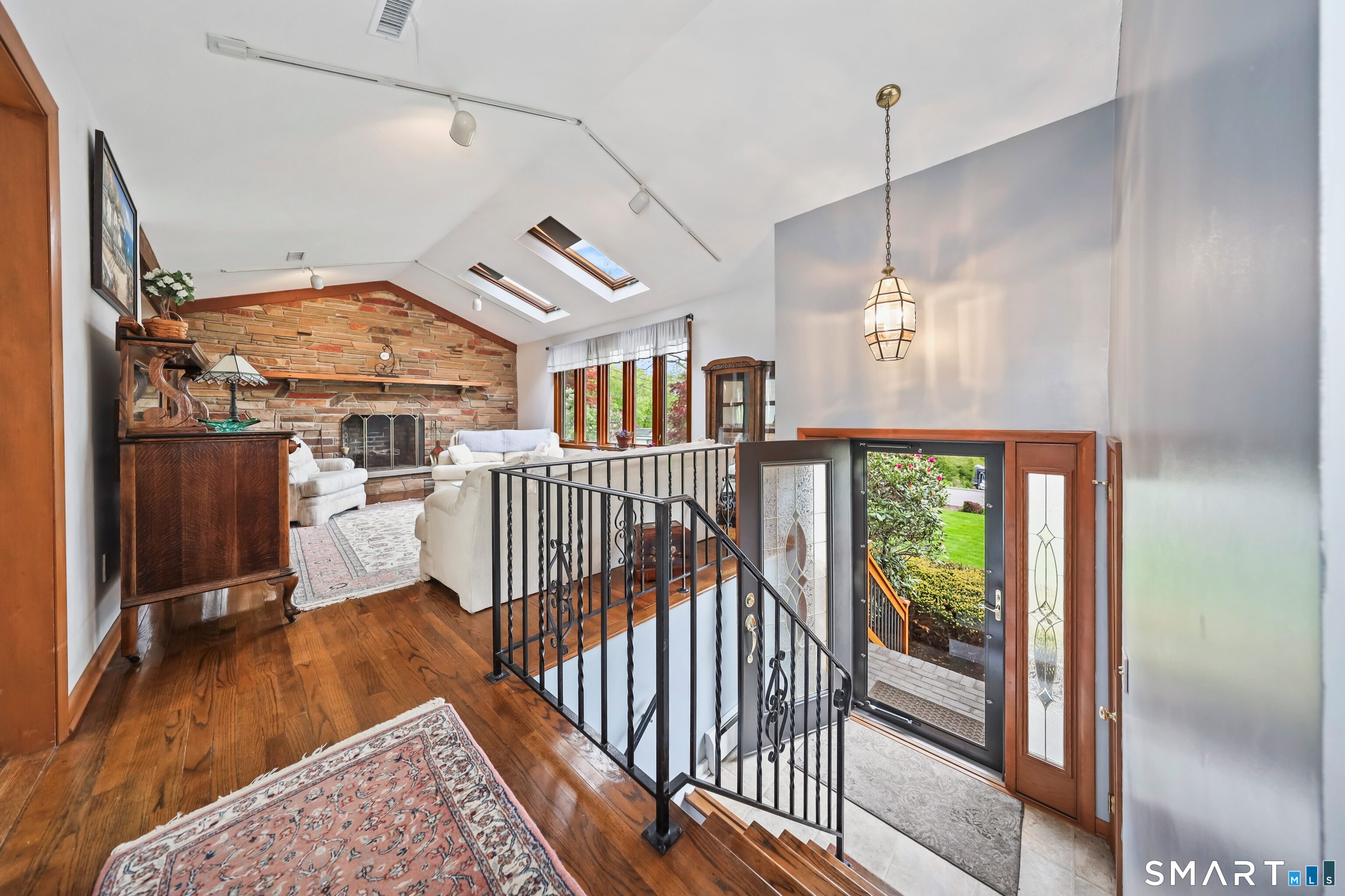 123 Evelyn Drive