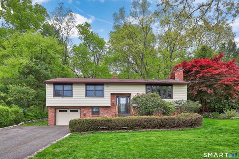 Homes For Sale - 123 Evelyn Drive<br/> Naugatuck, CT 06770