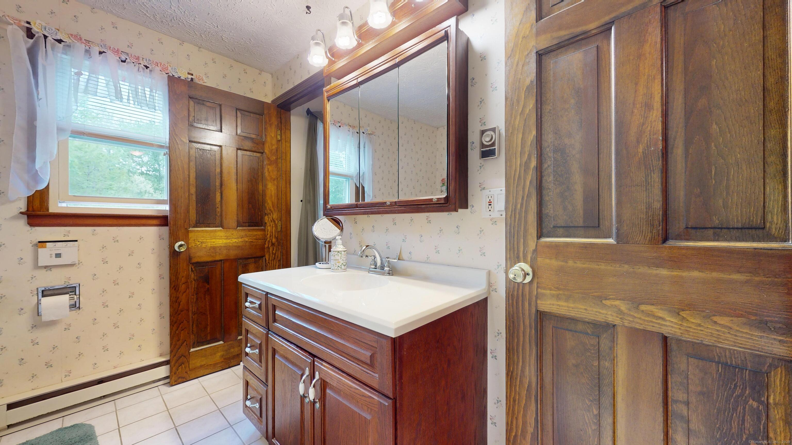230 Unionville Avenue, Plainville, Connecticut image 23