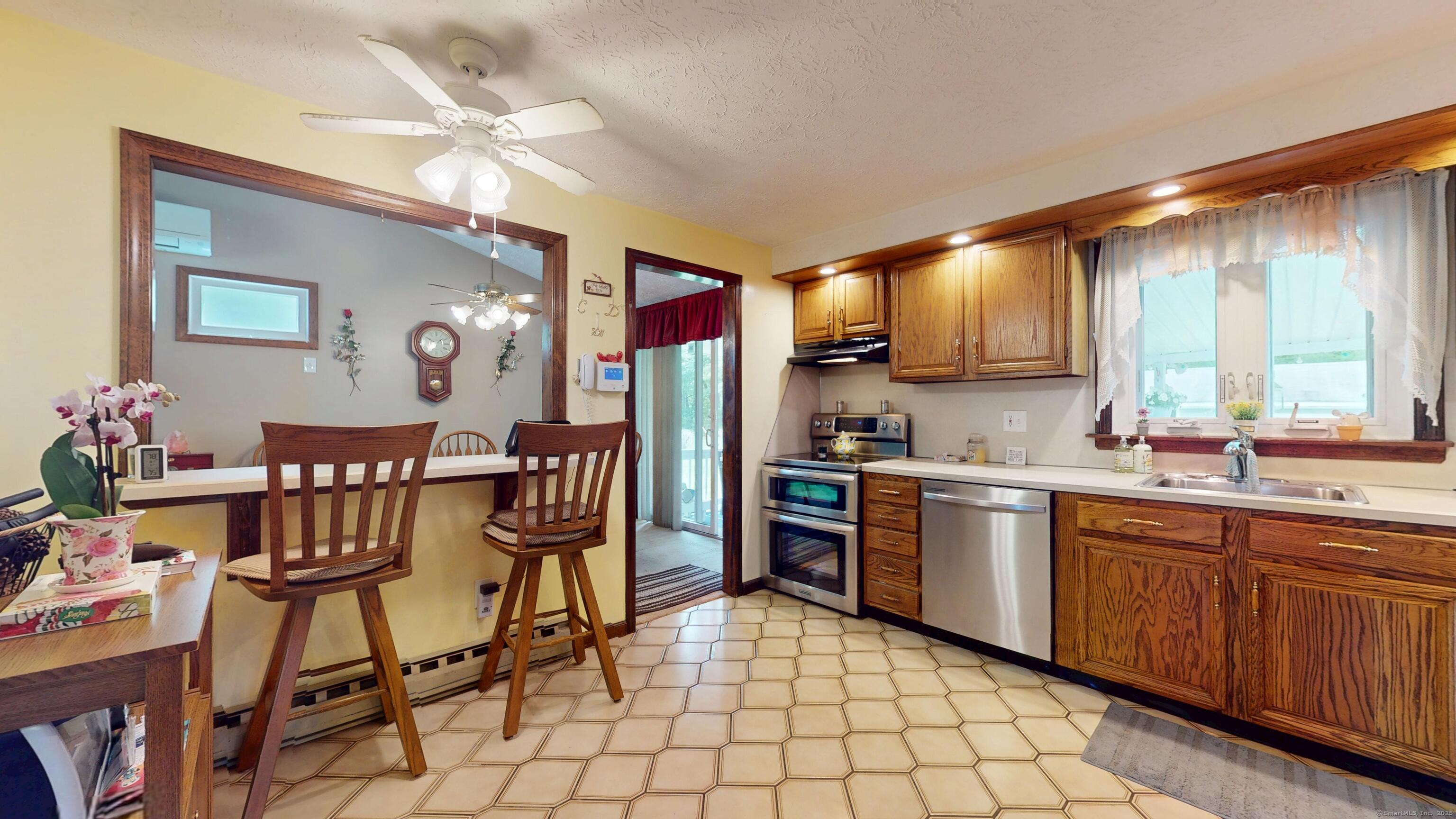 230 Unionville Avenue, Plainville, Connecticut image 8