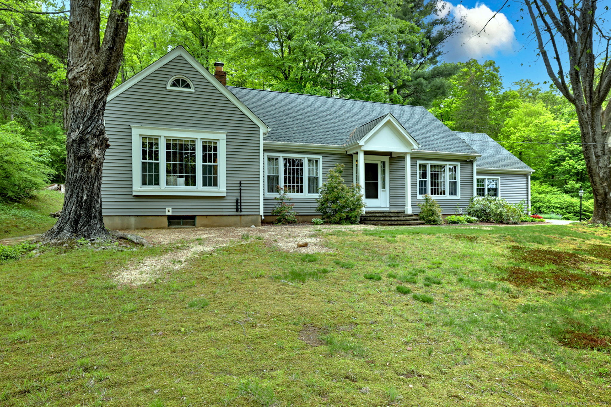 Property for Sale at Mount Carmel Avenue, Hamden, Connecticut - Bedrooms: 3 
Bathrooms: 3 
Rooms: 8  - $570,000