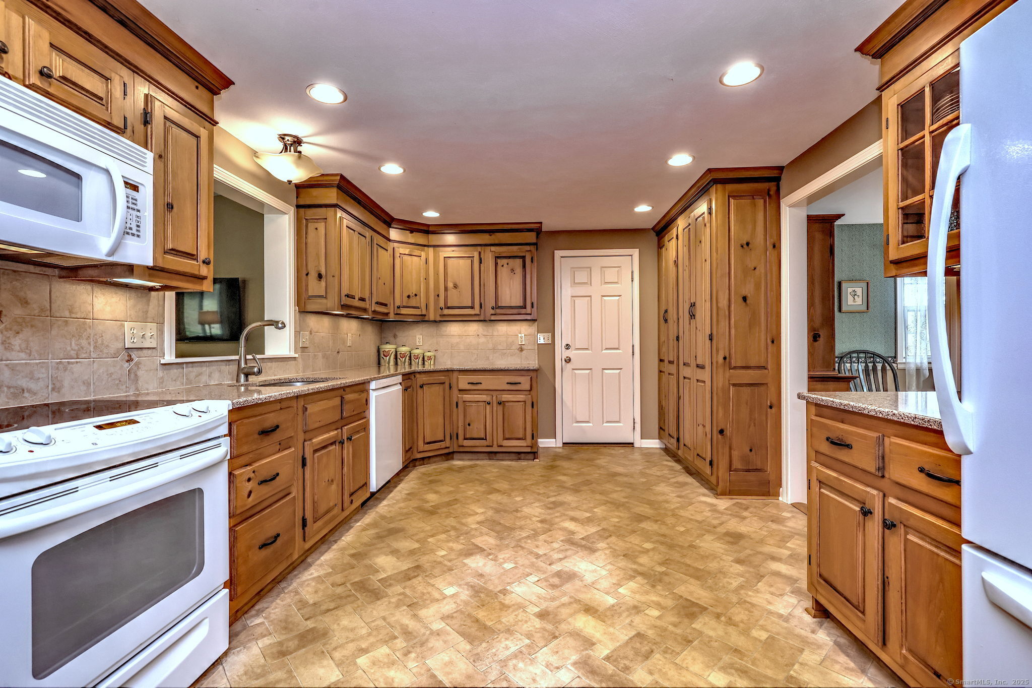 980 Mount Carmel Avenue, Hamden, Connecticut image 11
