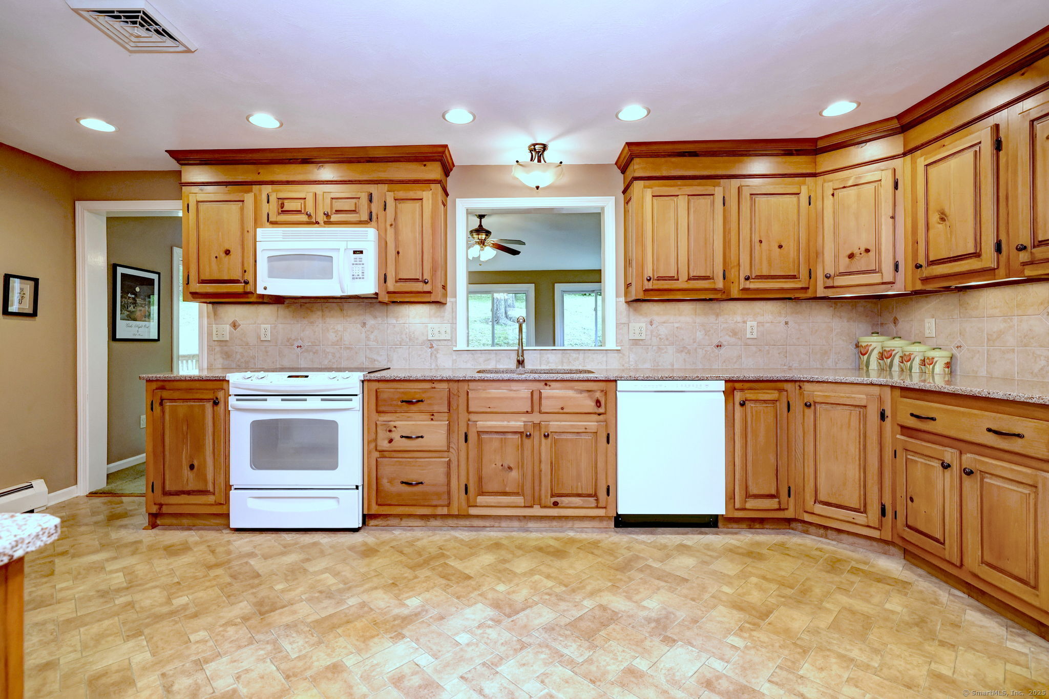980 Mount Carmel Avenue, Hamden, Connecticut image 13
