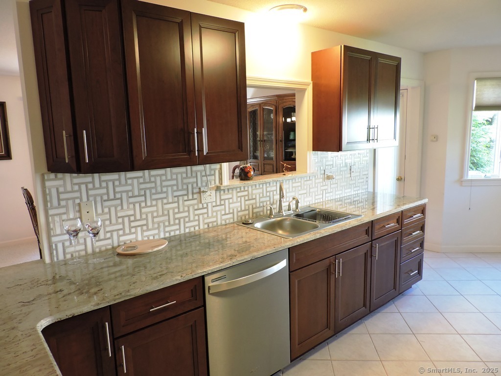 2 Abbewood Drive #2, Enfield, Connecticut image 8