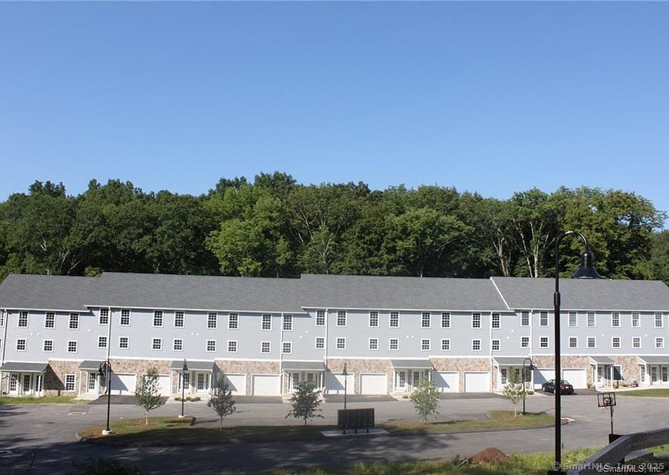 Rental Property at Armstrong Road Apt C20, Coventry, Connecticut - Bedrooms: 2 
Bathrooms: 3 
Rooms: 6  - $2,300 MO.