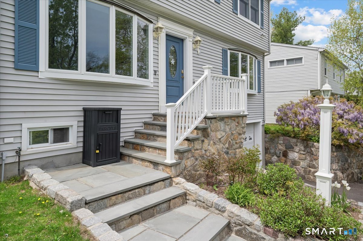 293 Bouton Street West