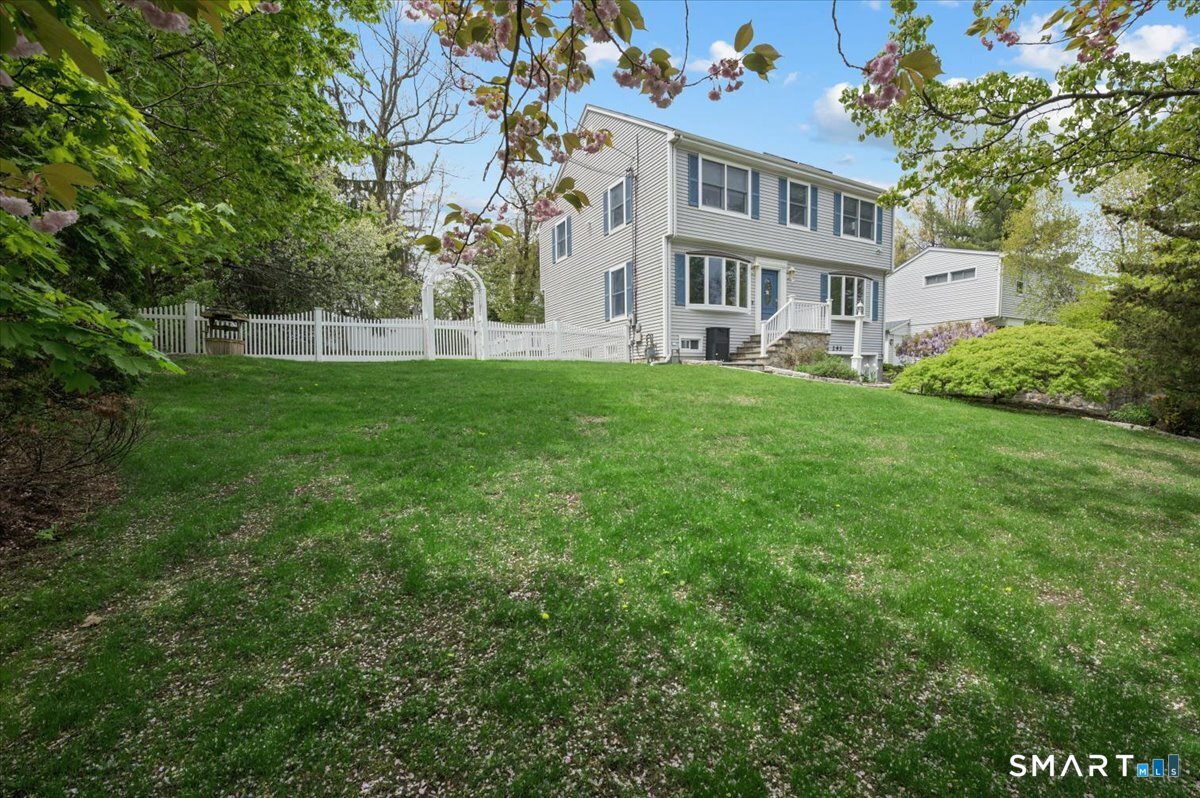 293 Bouton Street West