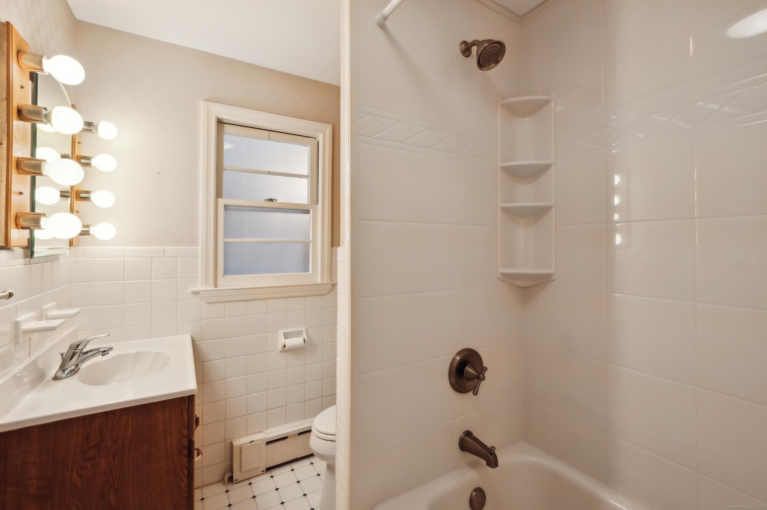 1099 N Grand Street, Suffield, Connecticut image 19