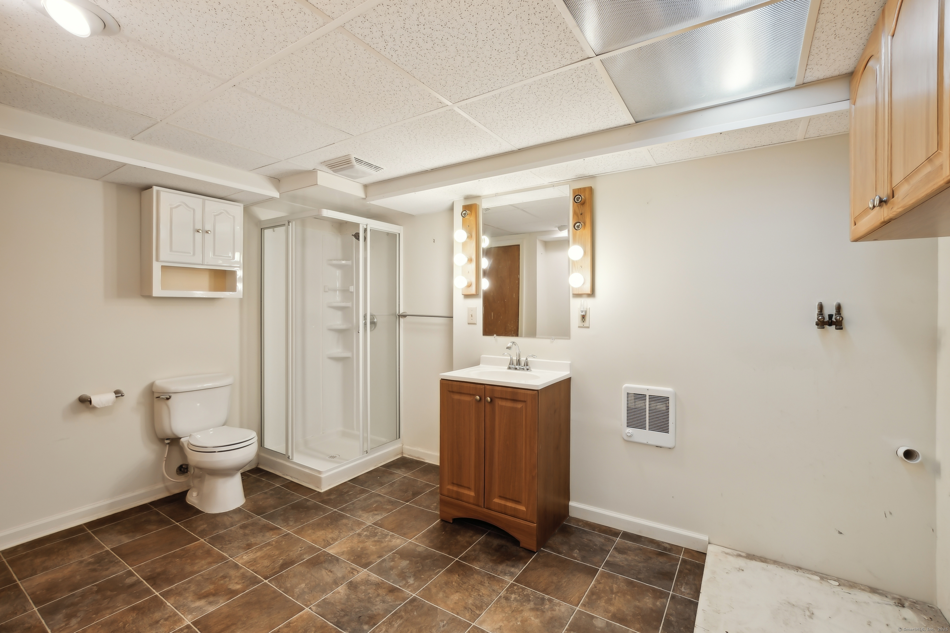 1099 N Grand Street, Suffield, Connecticut image 26