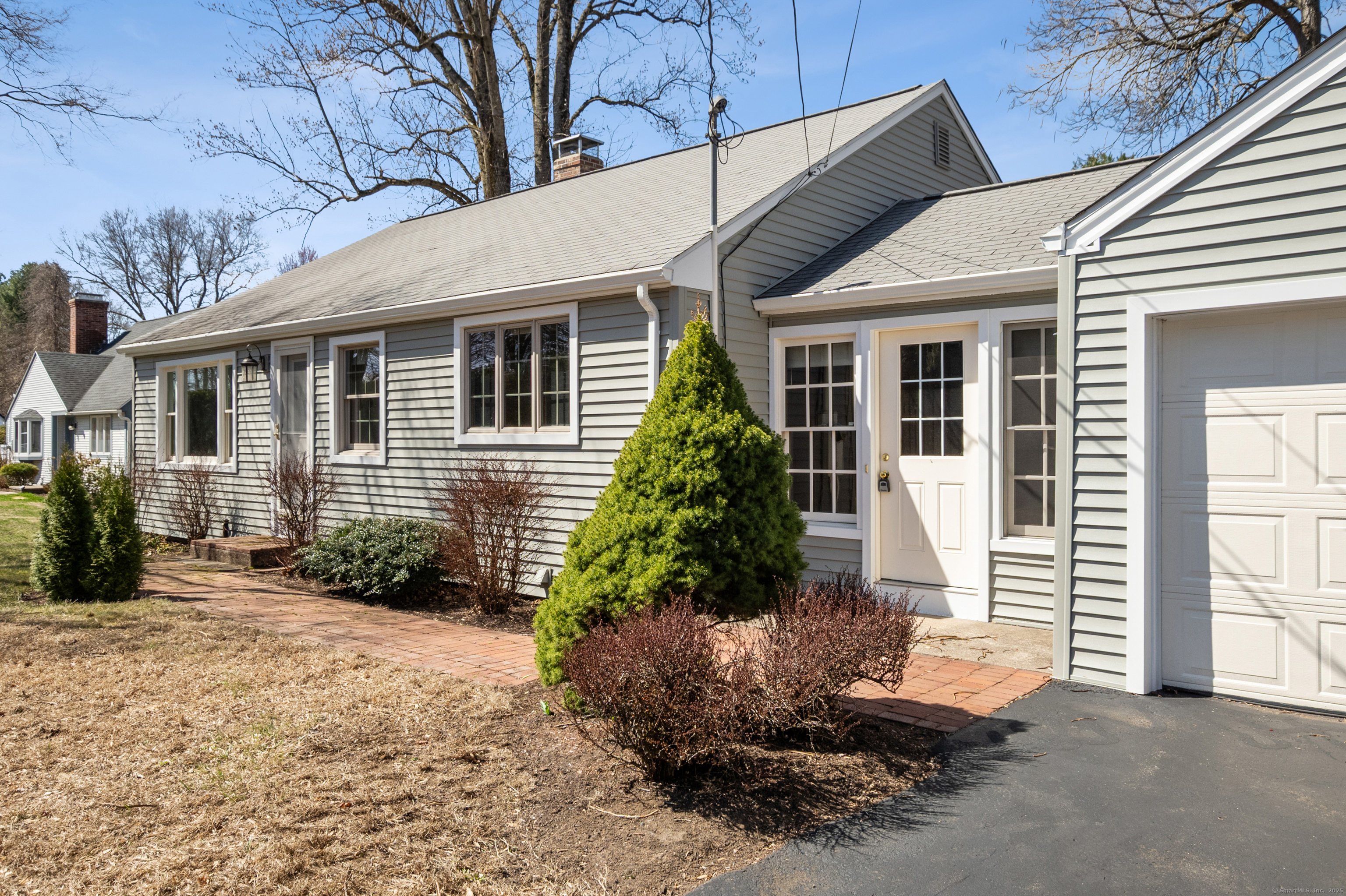 1099 N Grand Street, Suffield, Connecticut image 2