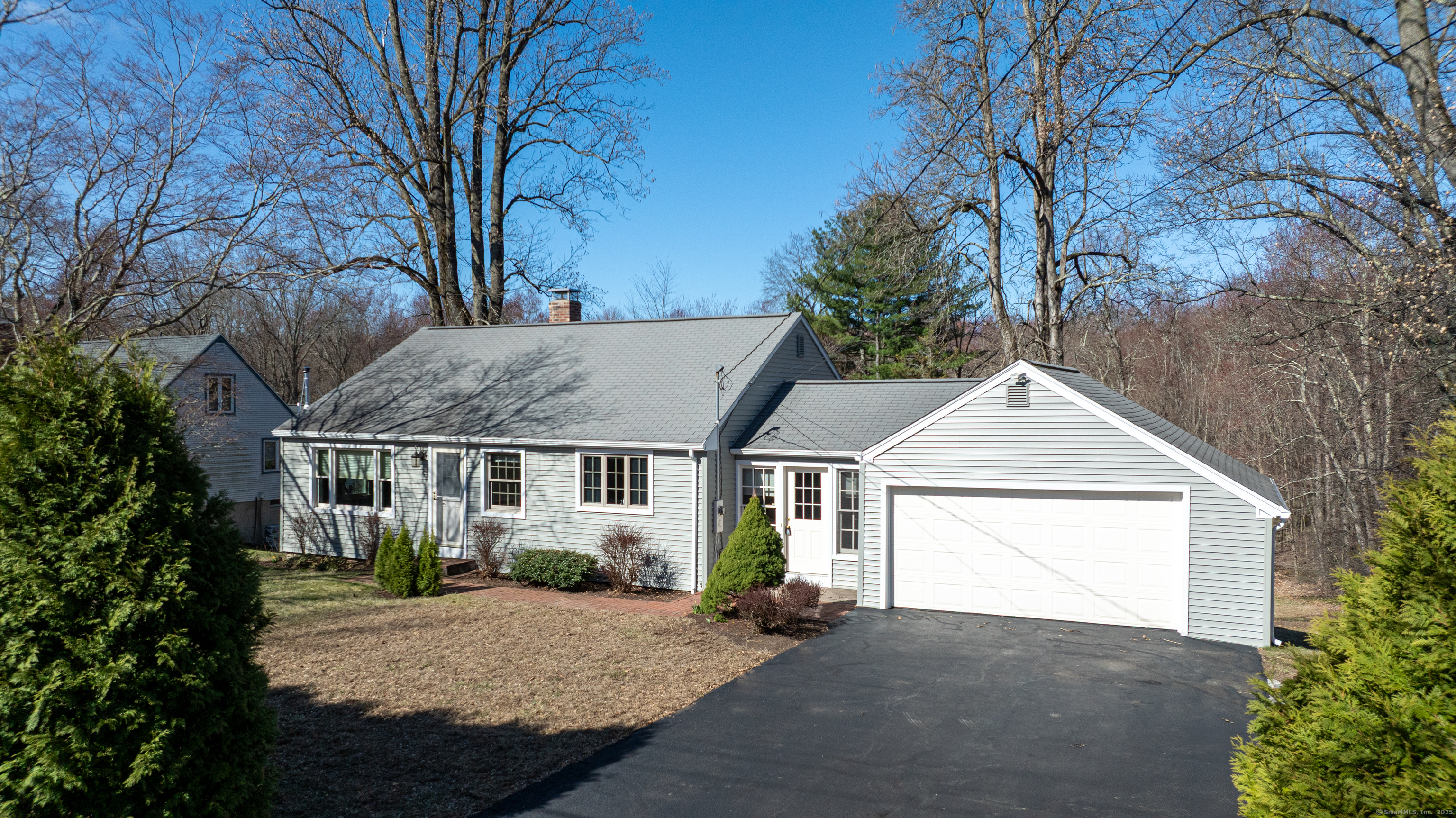 1099 N Grand Street, Suffield, Connecticut image 3