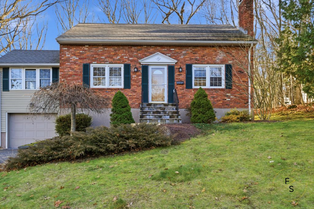 Photo of 11 Valerie Drive, Vernon, CT 06066 (MLS # 24142933)