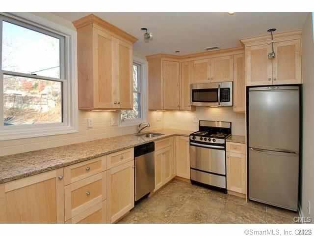 Old Ridgefield Road 3, Wilton, Connecticut - 1 Bedrooms  
1 Bathrooms  
3 Rooms - 