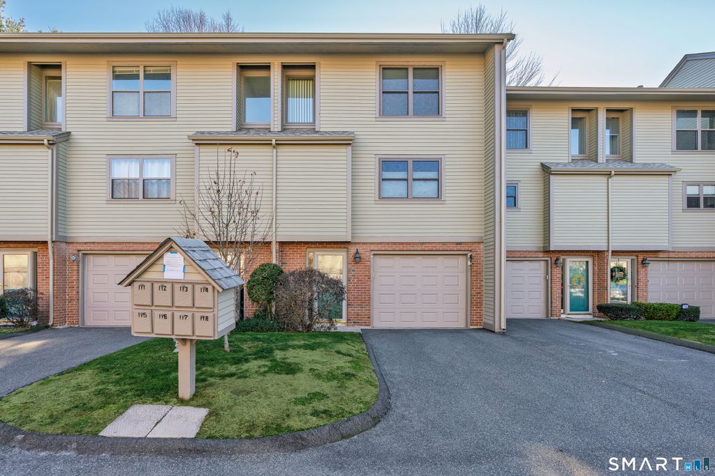 Photo of 114 Metacomet Drive #1104, Meriden, CT 06450 (MLS # 24144295)