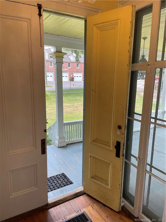 33 West Main Street 3