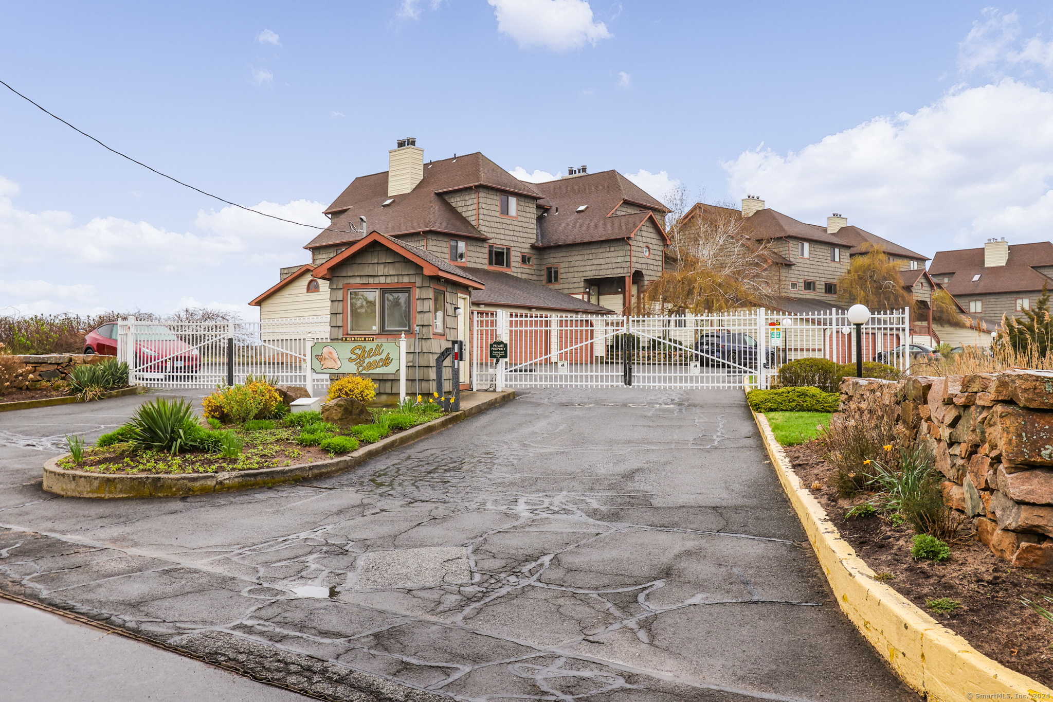 View East Haven, CT 06512 townhome