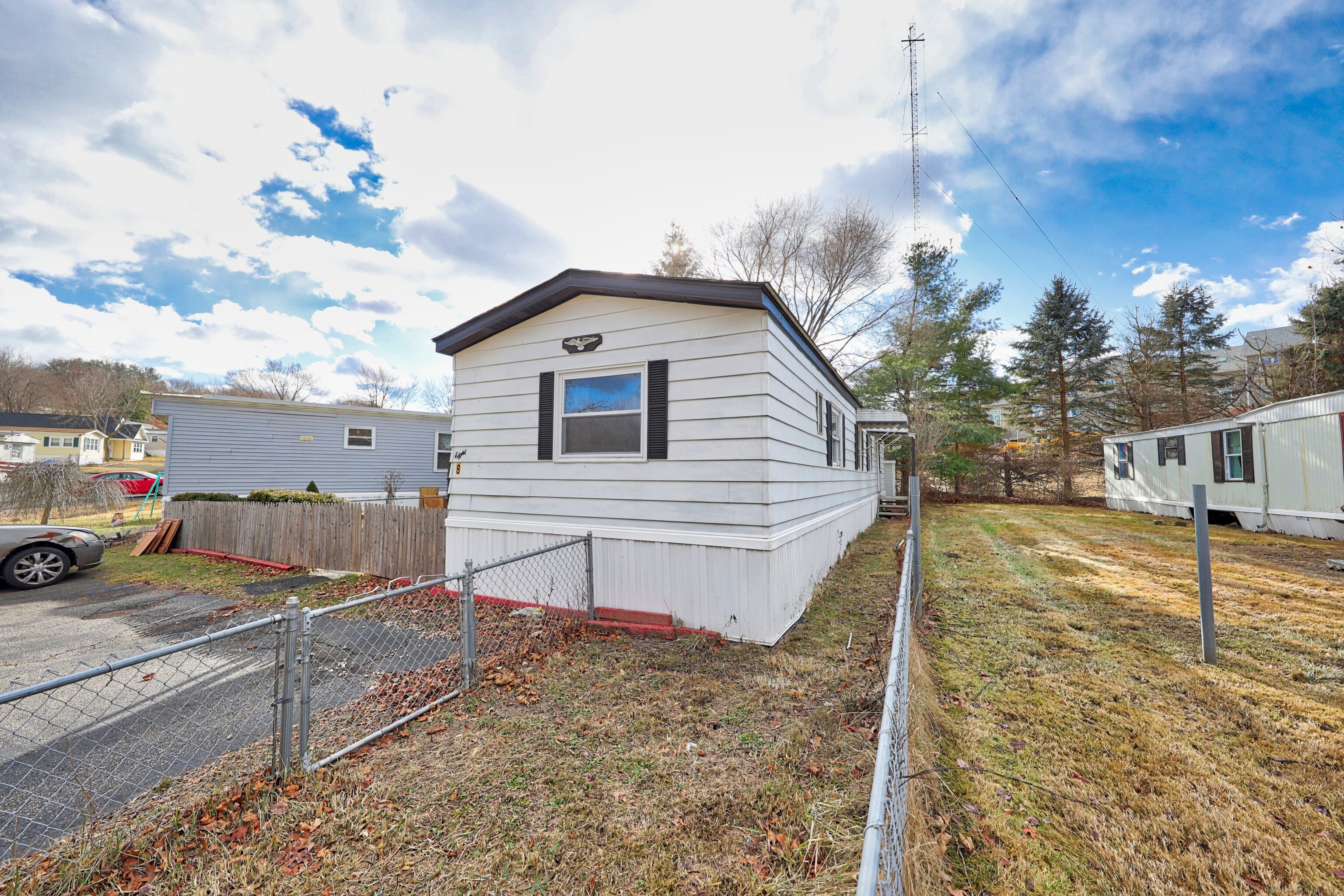 8 Thunderbird Drive, Naugatuck, Connecticut image 2