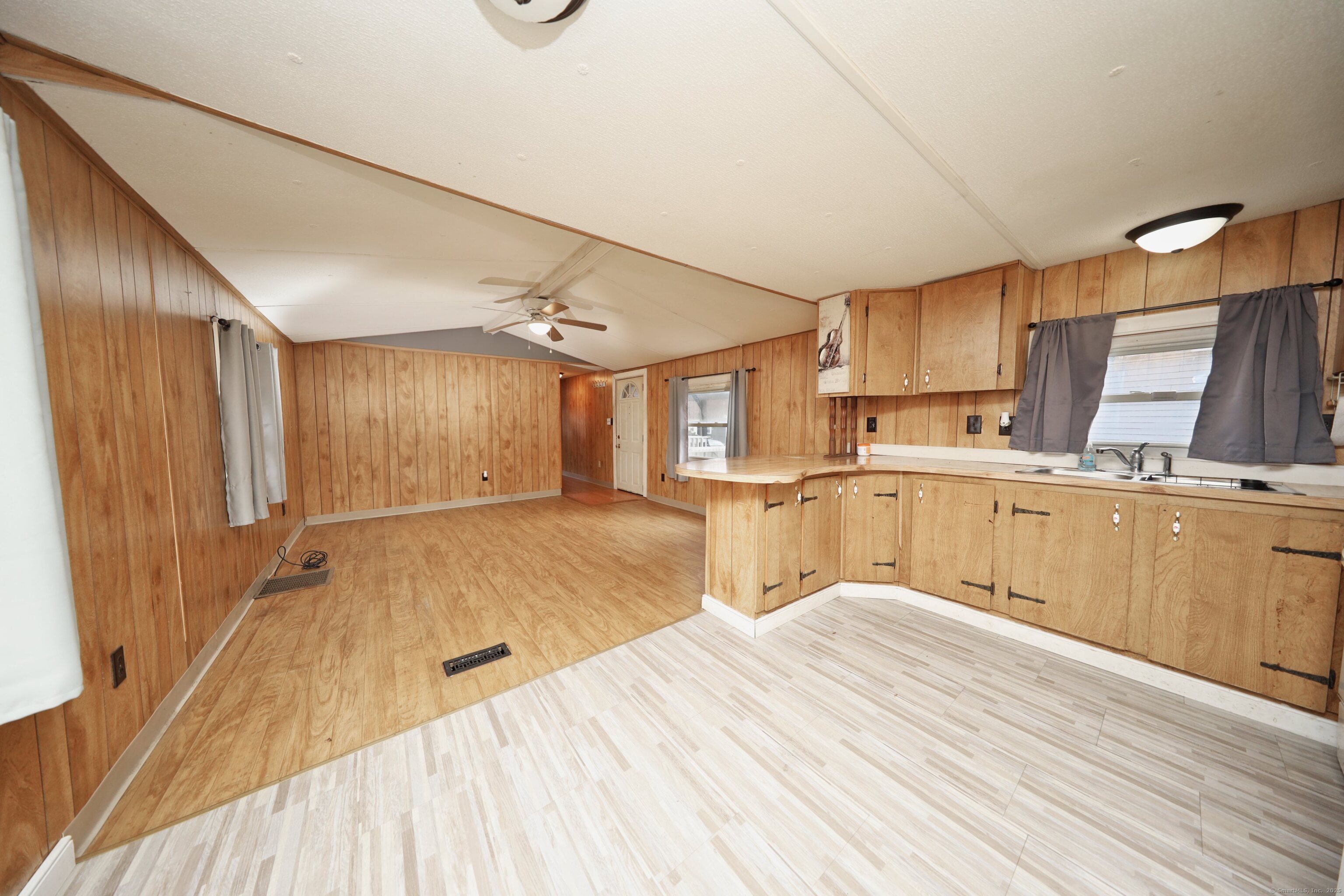 8 Thunderbird Drive, Naugatuck, Connecticut image 7