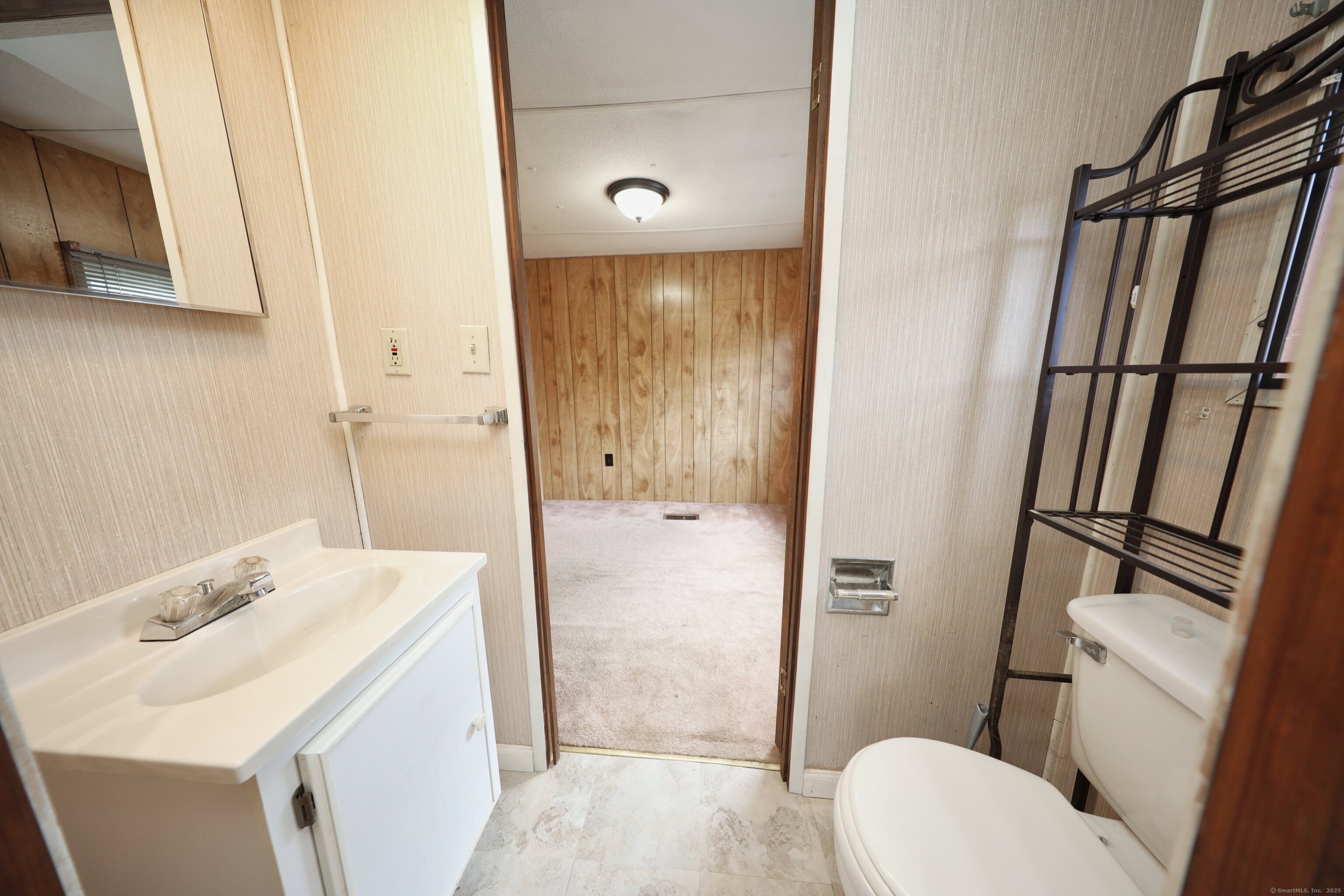 8 Thunderbird Drive, Naugatuck, Connecticut image 16