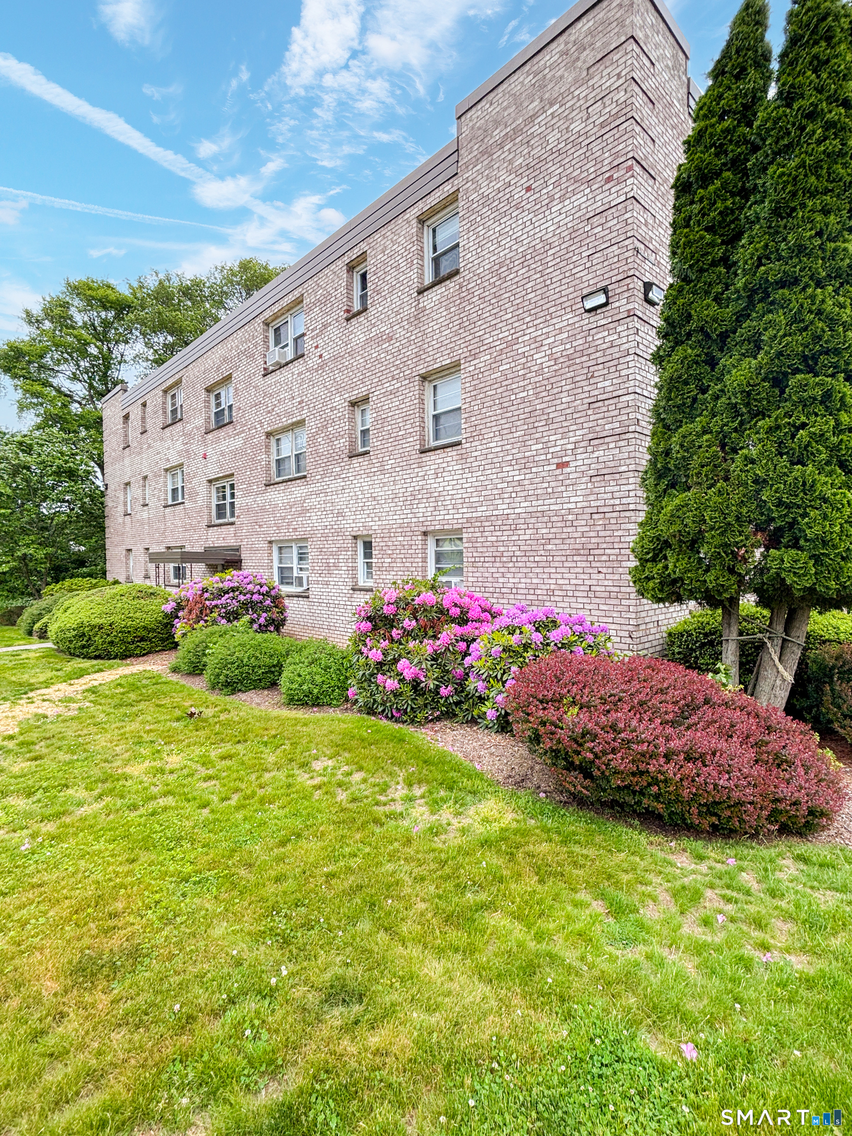 300 Meadowside Road 212