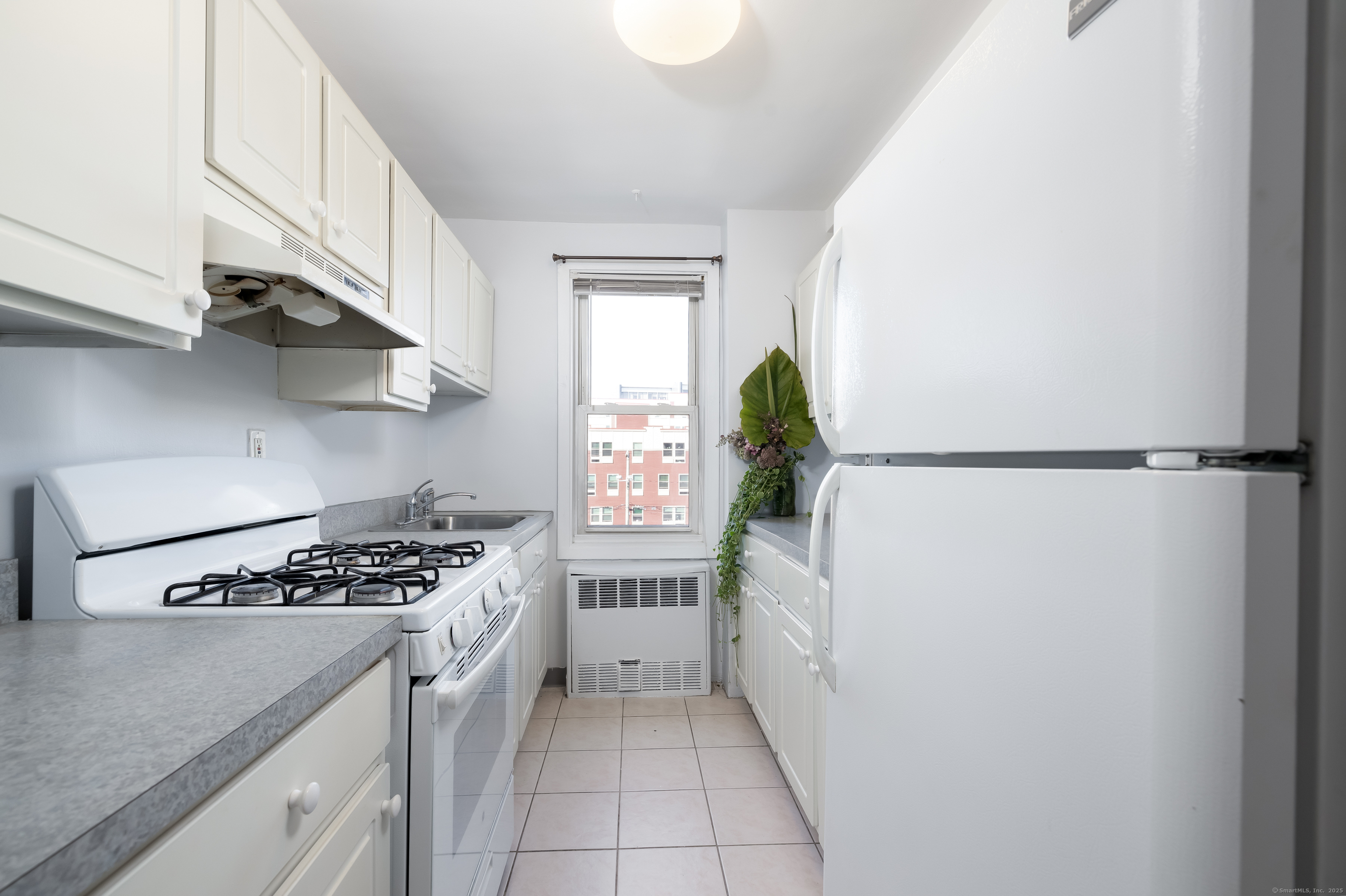 700 Summer Street APT 4L