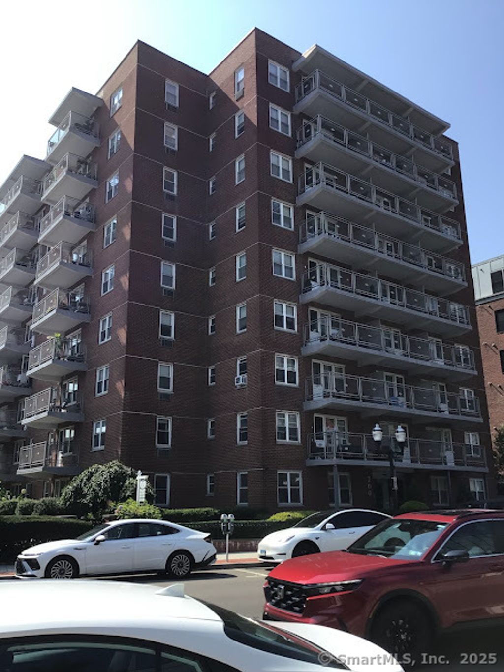 Photo of 700 Summer Street #APT 4L, Stamford, CT 06901 (MLS # 24114352)