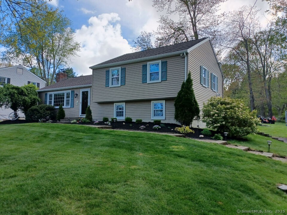 30 Benedict Road, Bethel, Connecticut image 2