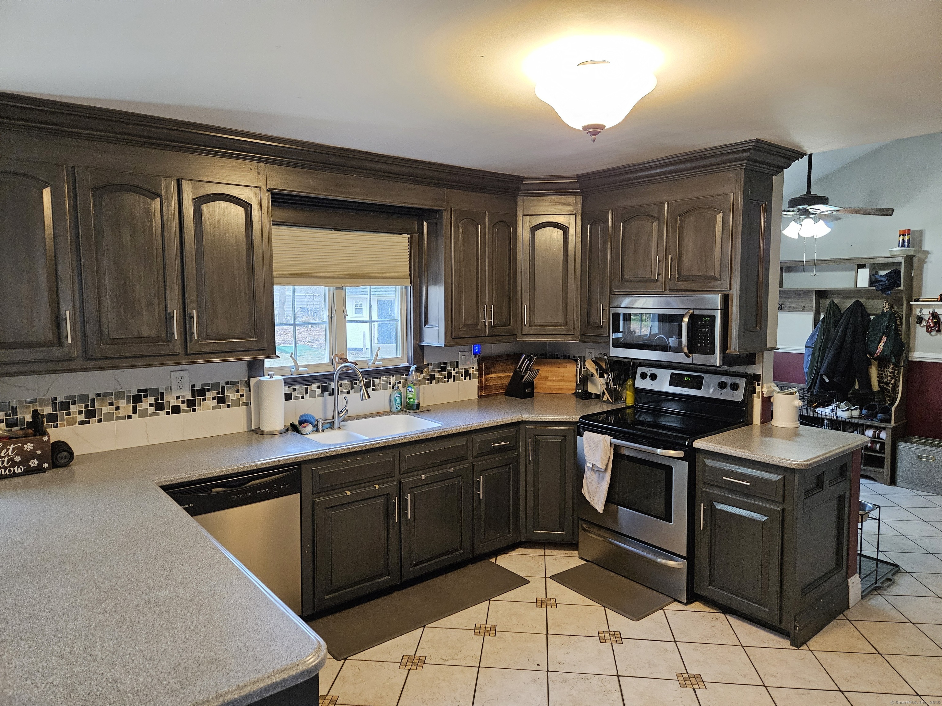 27 Porter Road, Wolcott, Connecticut image 2