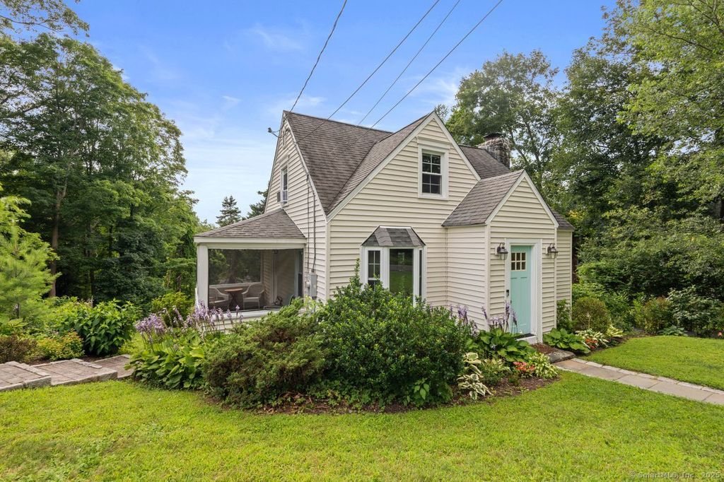 Photo of 5 Rabbit Lane, Brookfield, CT 06804 (MLS # 24116817)